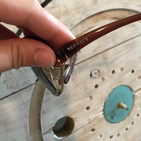 Versace sunglasses. 💯 authentic. - Picture 5 of 7